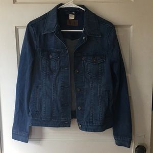 Levi’s Jean Jacket size Medium